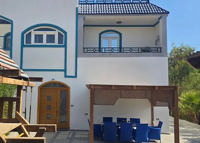 Luxury Royal Blue Family 8pers Private Pool