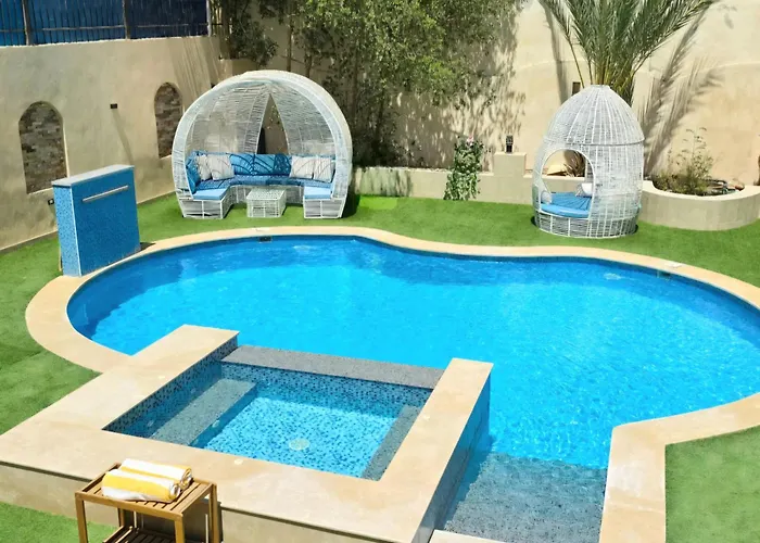 Luxury Royal Blue Family 8pers Private Pool